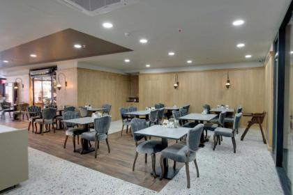 istport hotel - image 11
