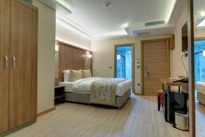 istport hotel - image 4