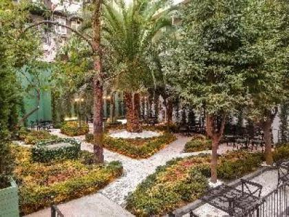 Walton Gardens Pera - image 2