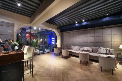 Walton Gardens Pera - image 21