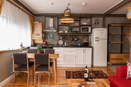 The Istanbuller - image 21