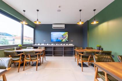 Mardy Suit Hotel - image 21