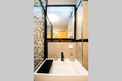 Delightful Residence Maiden Tower - image 29