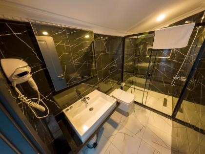 Plus Hotel Express - image 14
