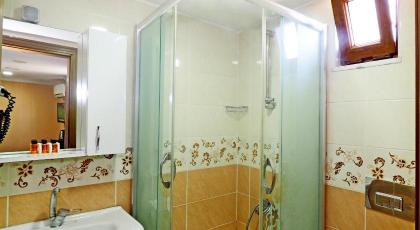 RENOVA HOTEL FATİH - image 20