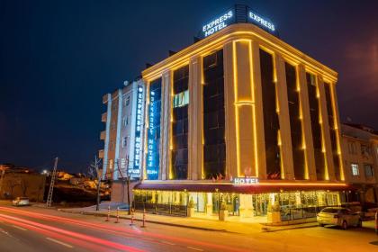 EXPRESS PLUS HOTEL - image 10