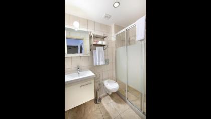 Room in Guest room - Anice family room with buffet breakfast very close to Blue Mosque - image 17