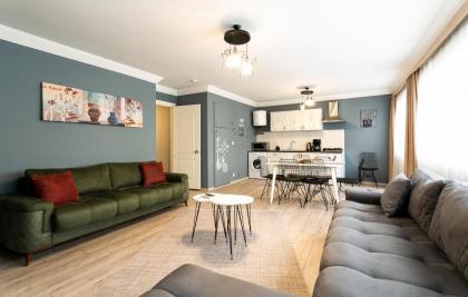 Sirena's Suites - image 11