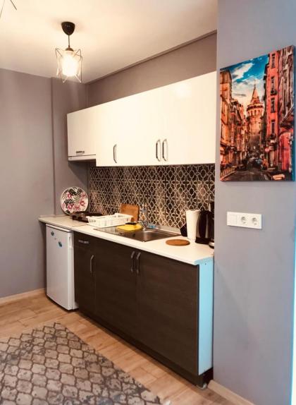 Sirena's Suites - image 15