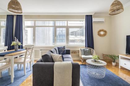 Sleek Flat with Great Location in Tesvikiye