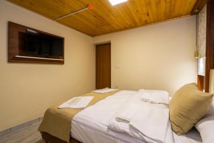 Candy Hotel - image 11