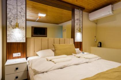 Candy Hotel - image 15