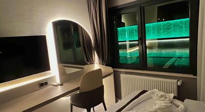 MQ Hotel Suites - image 15