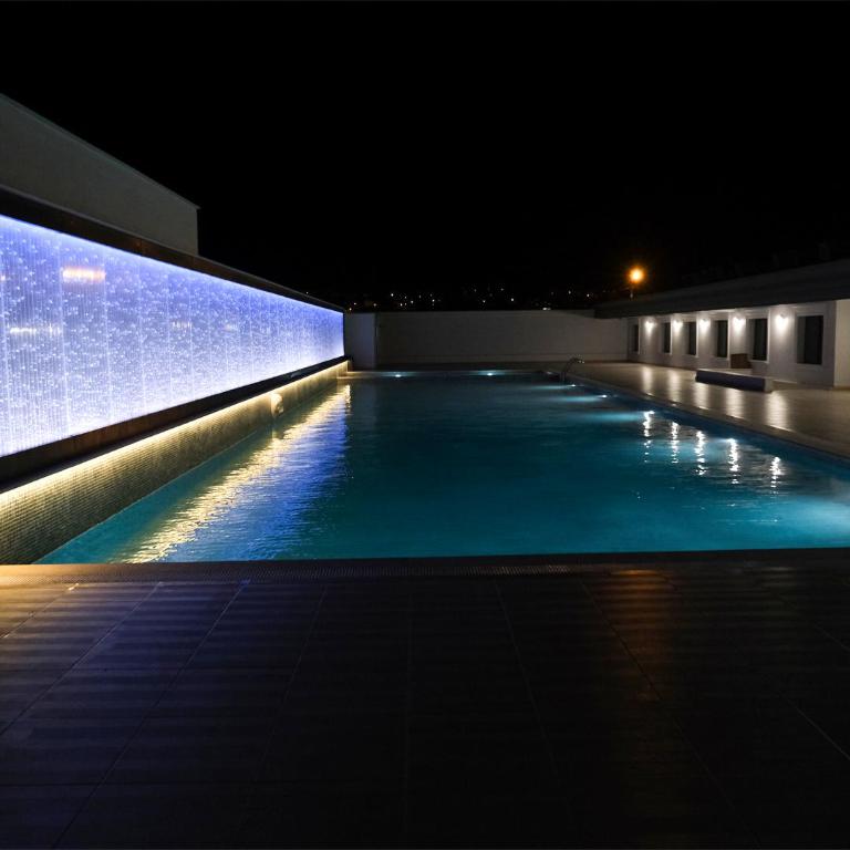 MQ Hotel Suites - image 5