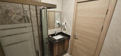 Mardy Hotel - image 23