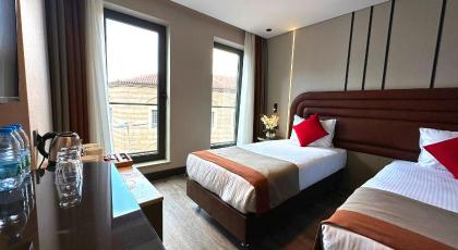 Edition Old City Hotel - image 29