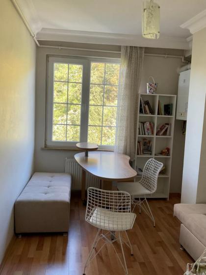 Lovely two bedroom flat There is a separate room used as an office suitable for working from home. - image 10