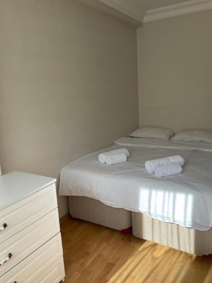 Lovely two bedroom flat There is a separate room used as an office suitable for working from home. - image 11