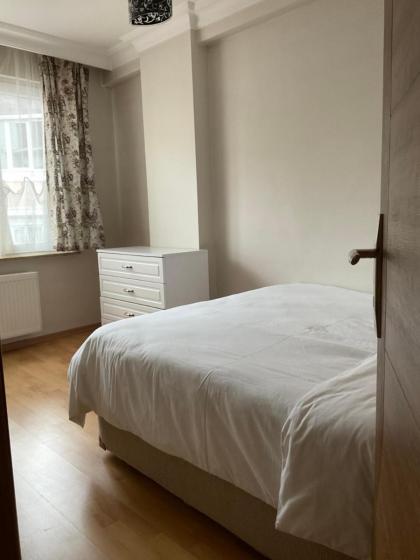 Lovely two bedroom flat There is a separate room used as an office suitable for working from home. - image 12