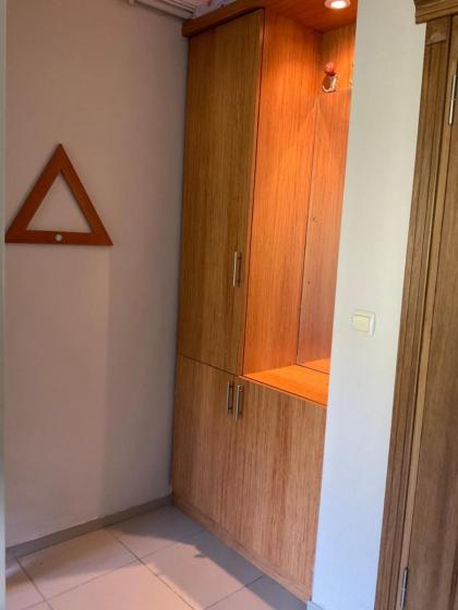 Lovely two bedroom flat There is a separate room used as an office suitable for working from home. - image 4