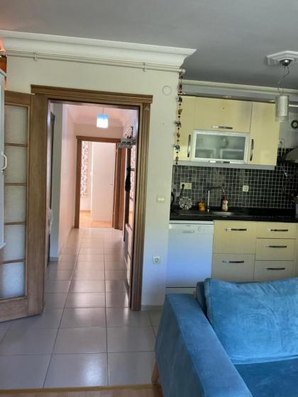 Lovely two bedroom flat There is a separate room used as an office suitable for working from home. - image 5