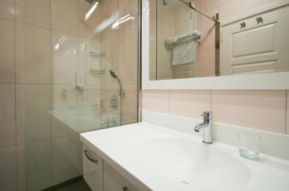 COZY Suites - image 25