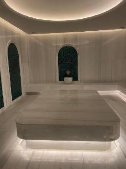 New luxuriously renovated 11  home in city center - image 18