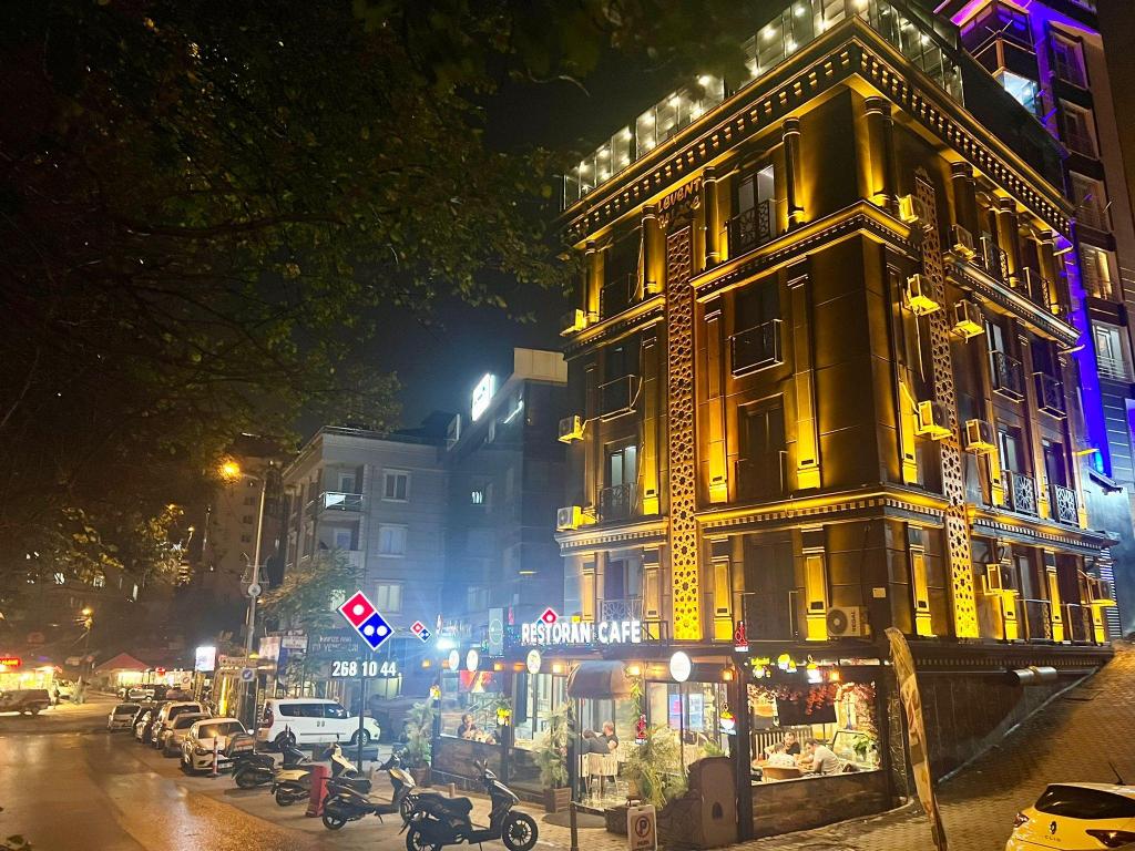 LEVENT PALACE OTEL - image 3