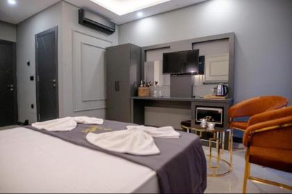 Zara Suit - image 28