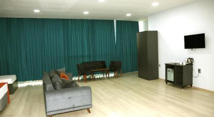 Zoom Hotel - image 4