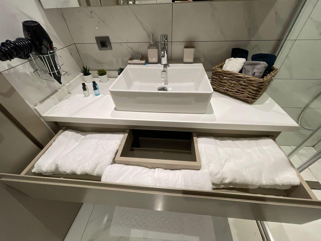 Modern New Studio Apartment near Mall of Istanbul - image 7