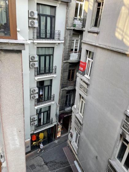 Tarihi Galata Home - image 6