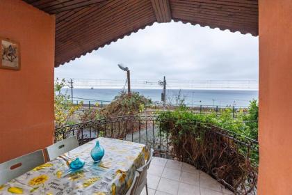 Amazing House with Sea View in Bakirkoy - image 1