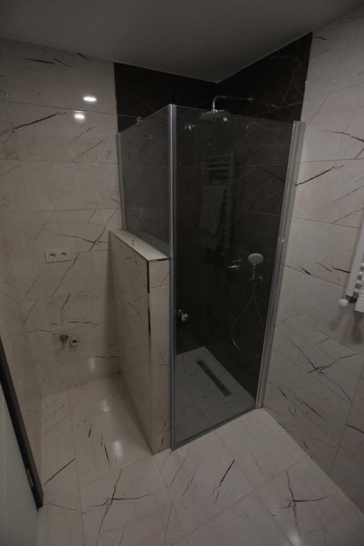 Exclusive Sky Park Suite - image 2