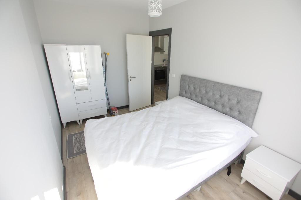 Exclusive Sky Park Suite - image 4