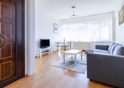 Lovely and Central Flat with Balcony in Sisli - image 9