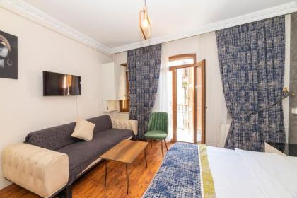 GRAND OPERA HOTEL - image 12