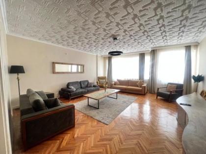Wonder Homes   3BR 2BA  Taksim Square SS2