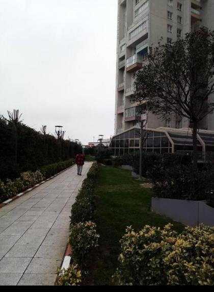 Site ici Guvenlikli Havuzlu Sosyal Tesisli - image 13
