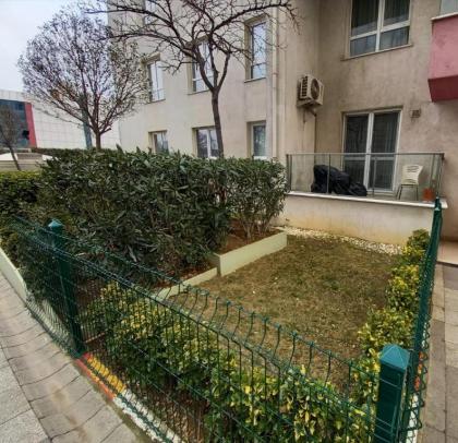 Site ici Guvenlikli Havuzlu Sosyal Tesisli - image 23