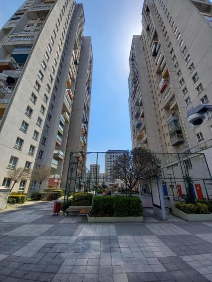 Site ici Guvenlikli Havuzlu Sosyal Tesisli - image 4