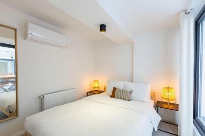 Excellent Flat with Lovely Backyard in Cihangir - image 2