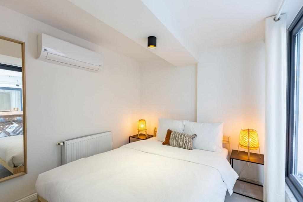 Excellent Flat with Lovely Backyard in Cihangir - image 2