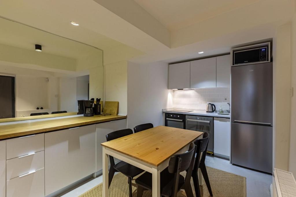 Excellent Flat with Lovely Backyard in Cihangir - image 4