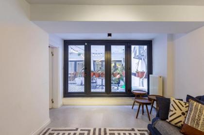 Excellent Flat with Lovely Backyard in Cihangir - image 5