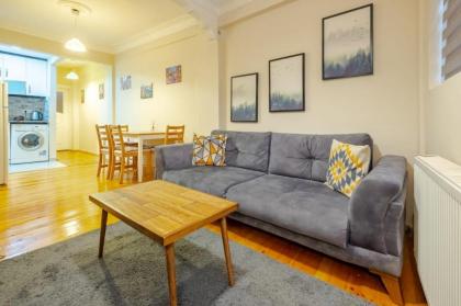 Cozy Apartment with Balcony Near Istiklal Avenue Istanbul