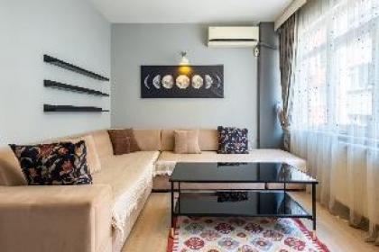 Amazing Flat With Excellent Location in Besiktas - image 13