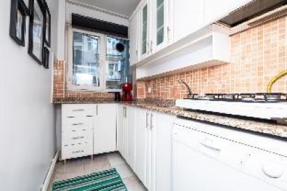 Amazing Flat With Excellent Location in Besiktas - image 15