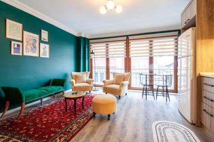Vibrant Flat near Kennedy Avenue in Fatih