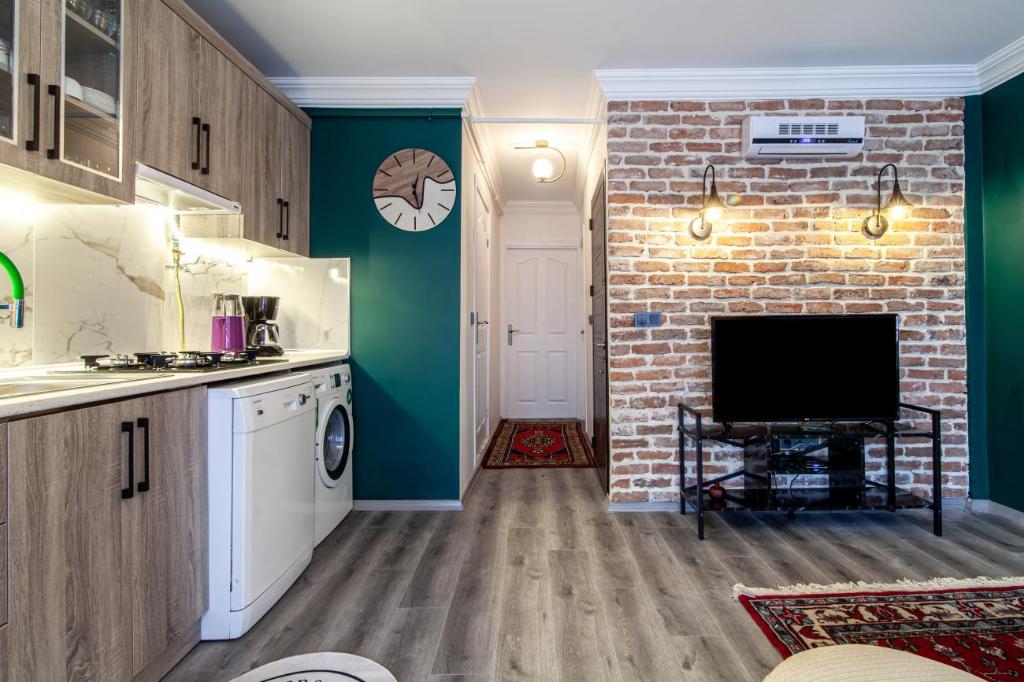 Vibrant Flat near Kennedy Avenue in Fatih - image 5
